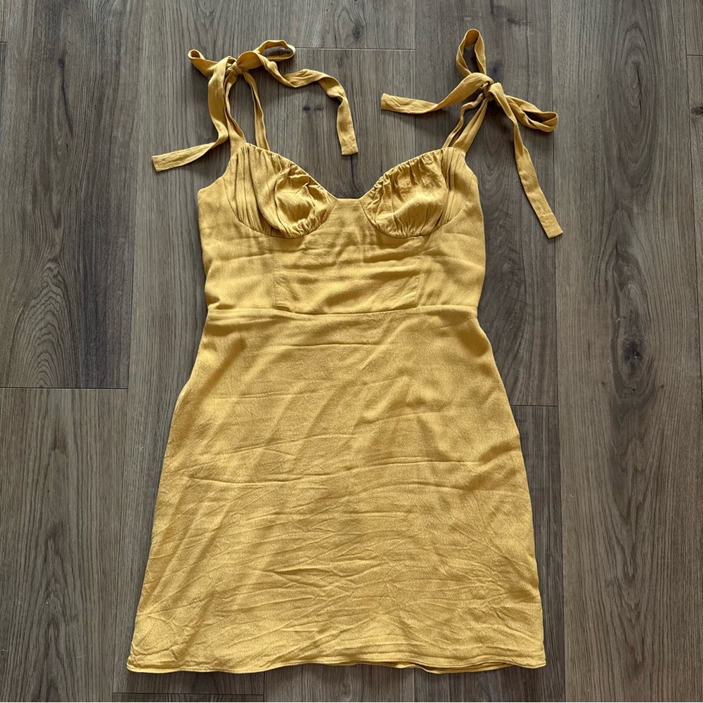 Aritzia Wilfred Dress